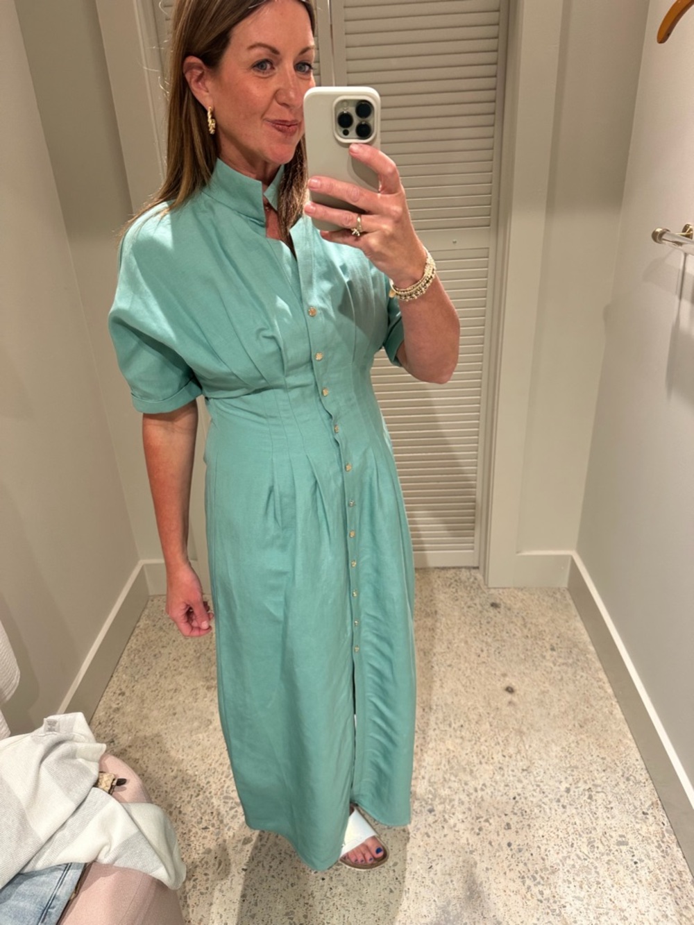 Button-Front Mint Maxi Dress with Tailored Waist - Picture 4 of 4